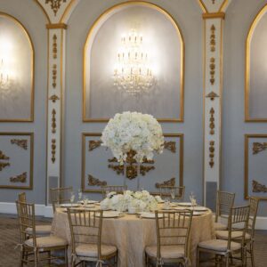 Cascade on Clear Harlow Stand with Wreath